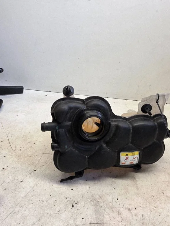 Coolant expansion tank/reservoir YC158B099AA