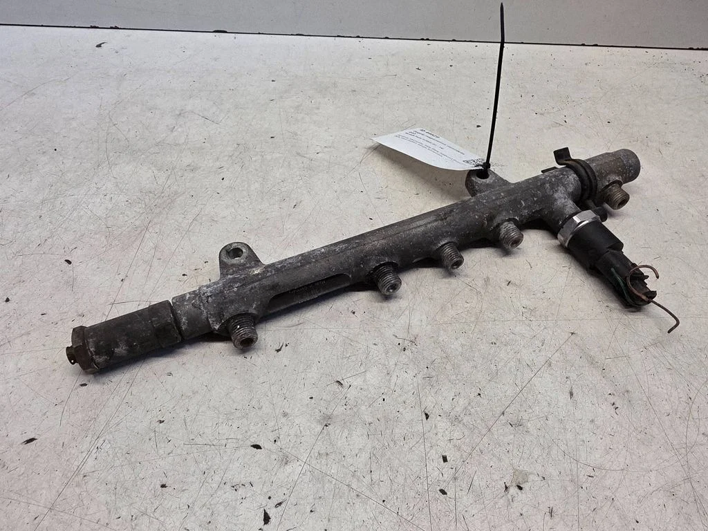 Fuel main line pipe – Renault Trafic II (X83) (2001-2014)
