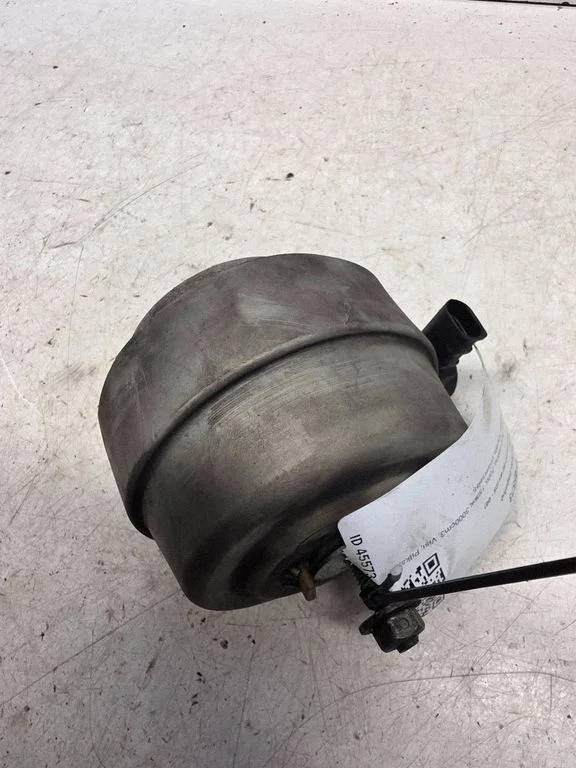 Engine mount bracket 4821