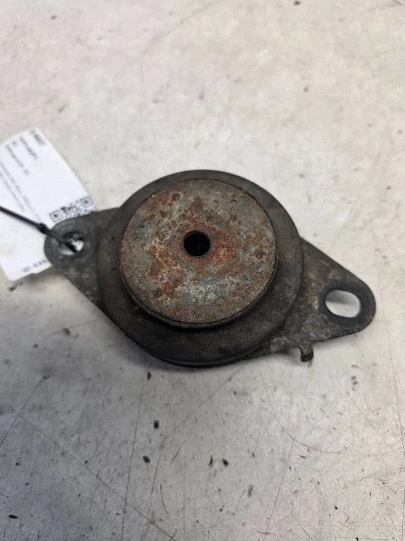 Engine mount bracket 8200000016C