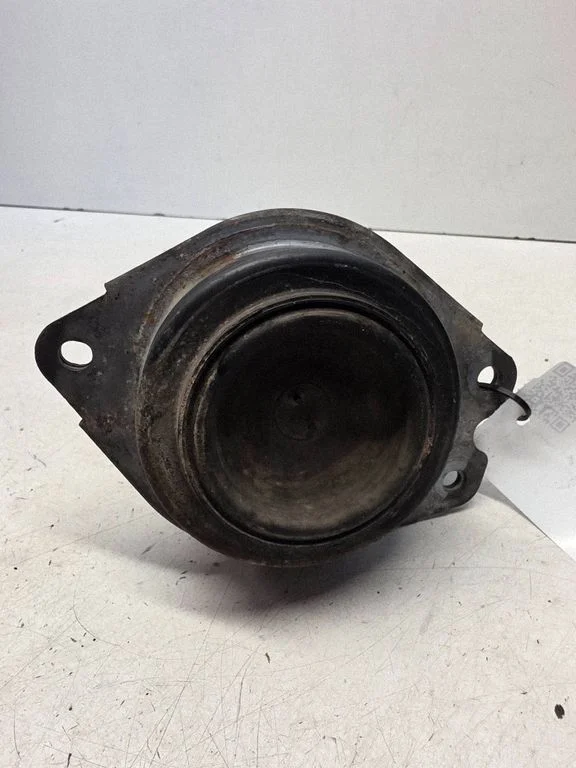 Engine mount bracket 8200181589E
