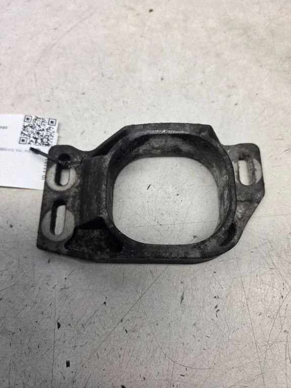 Engine mounting bracket 8E0199335P