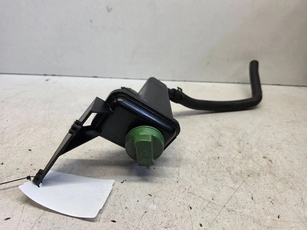 Power steering fluid tank/reservoir 3B0422371
