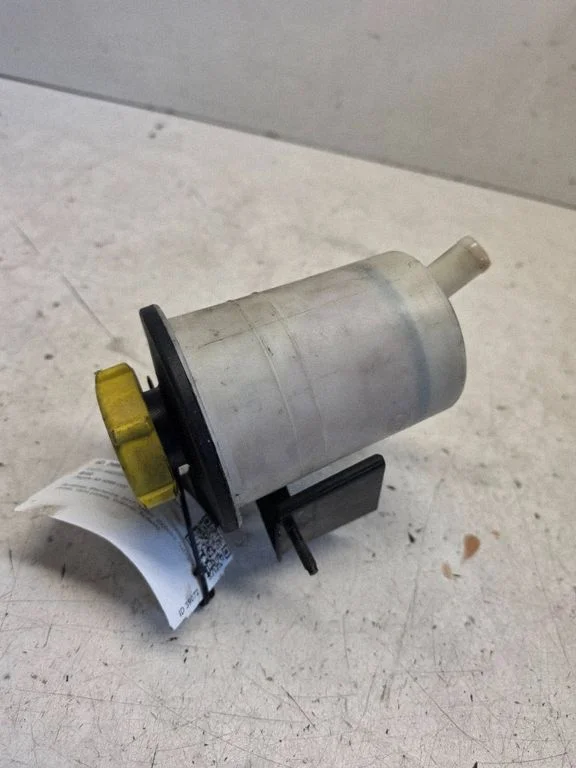 Power steering fluid tank/reservoir 9X233490BD