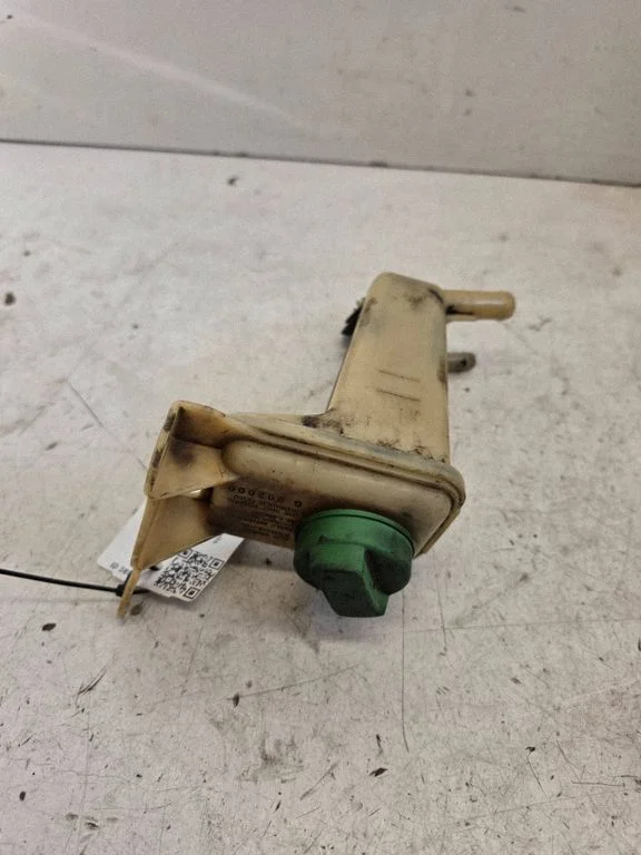 Power steering fluid tank/reservoir 8D0422373C