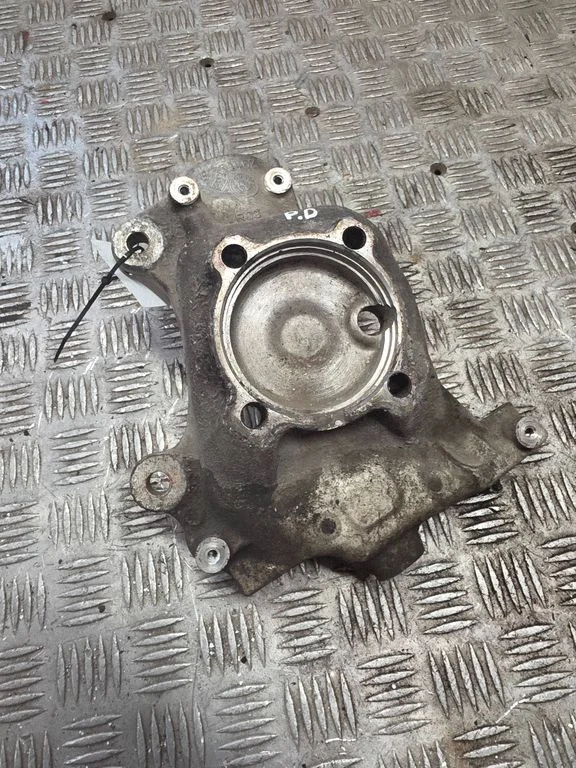 Front wheel hub spindle knuckle 6753462