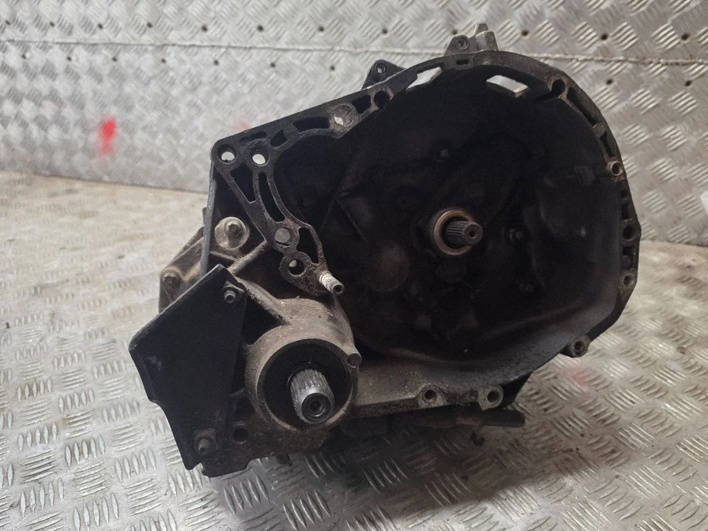 Mechaninė 5 pavarų dėžė