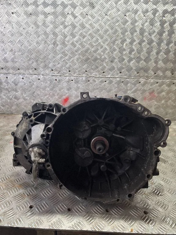 Mechaninė 5 pavarų dėžė