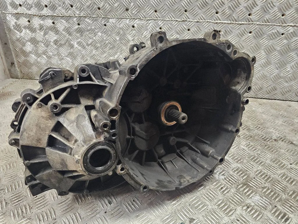 Mechaninė 5 pavarų dėžė