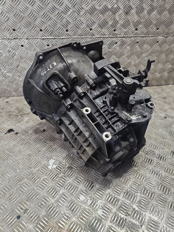 Mechaninė 5 pavarų dėžė