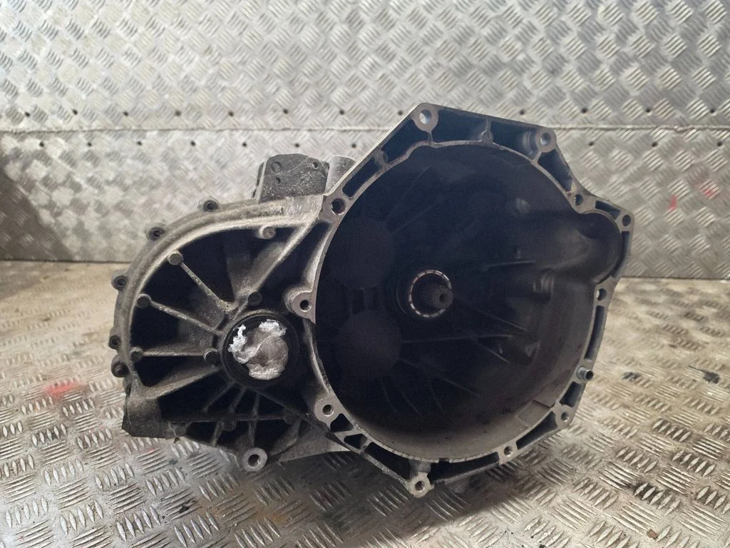 Mechaninė 6 pavarų dėžė