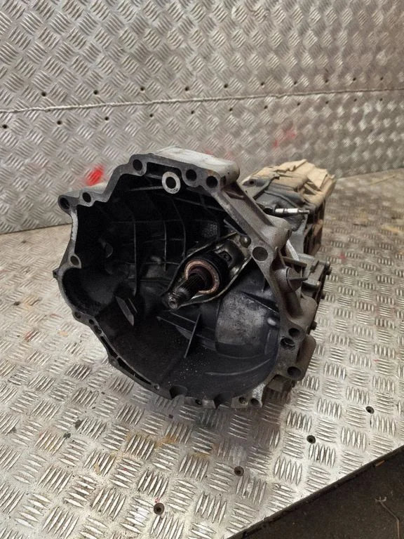 Mechaninė 6 pavarų dėžė