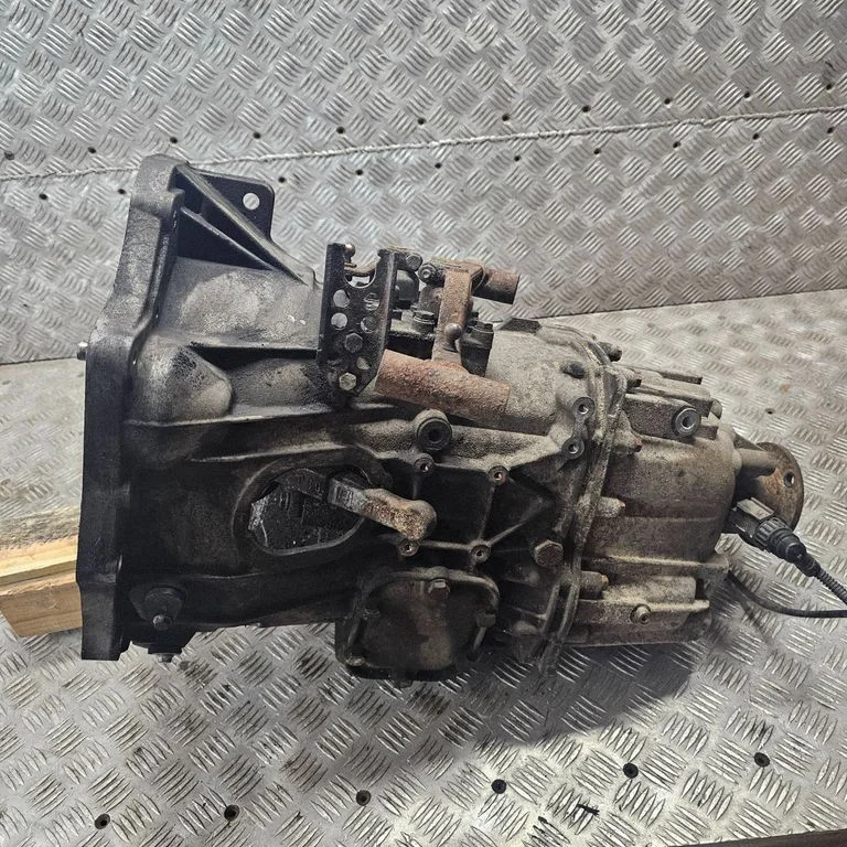 Mechaninė 6 pavarų dėžė