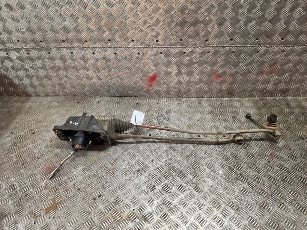 Pavarų perjungimo mechanizmas (kulisa)