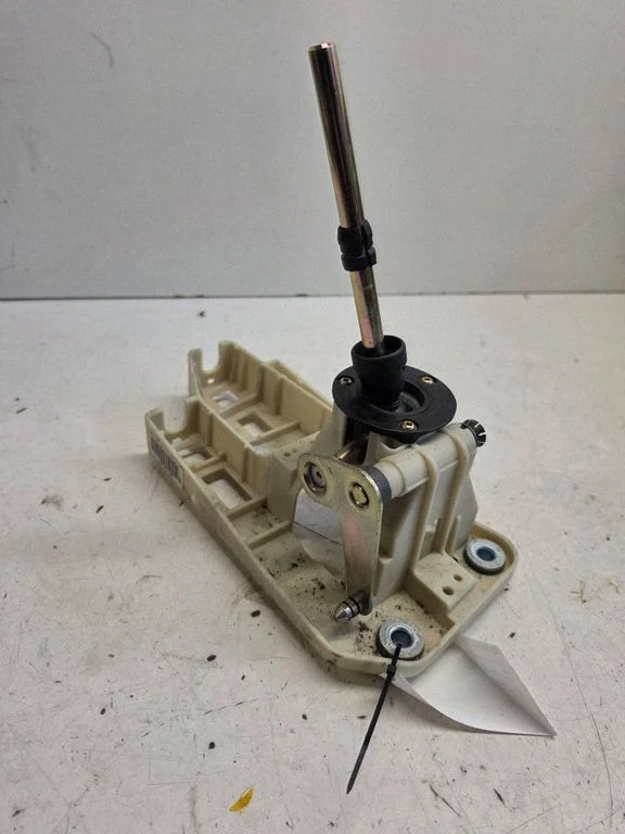 Pavarų perjungimo mechanizmas (kulisa)