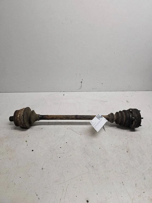 Rear driveshaft – rear right