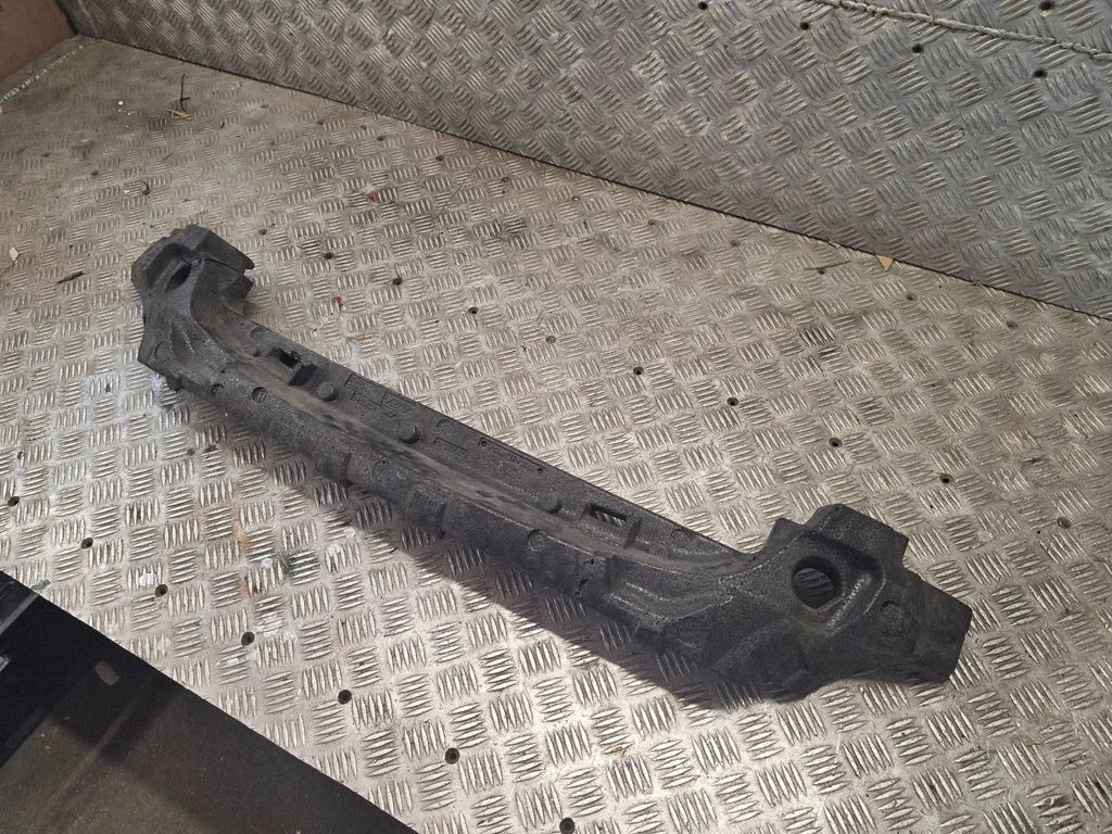 Front bumper foam support bar GX6M17E898A