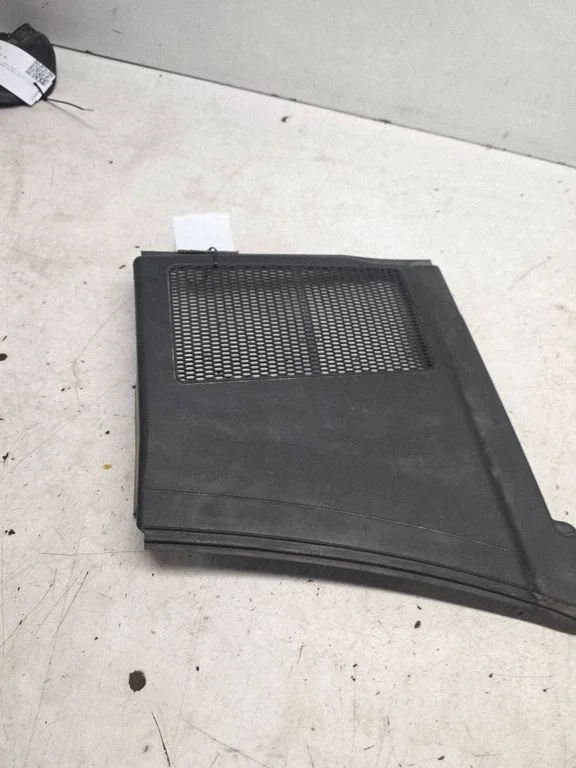 Wiper trim – Audi A4 S4 B7 8E 8H (2005-2008)