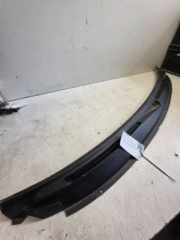 Wiper trim – Volkswagen Polo III 6N 6N2 6NF (1995-2001)
