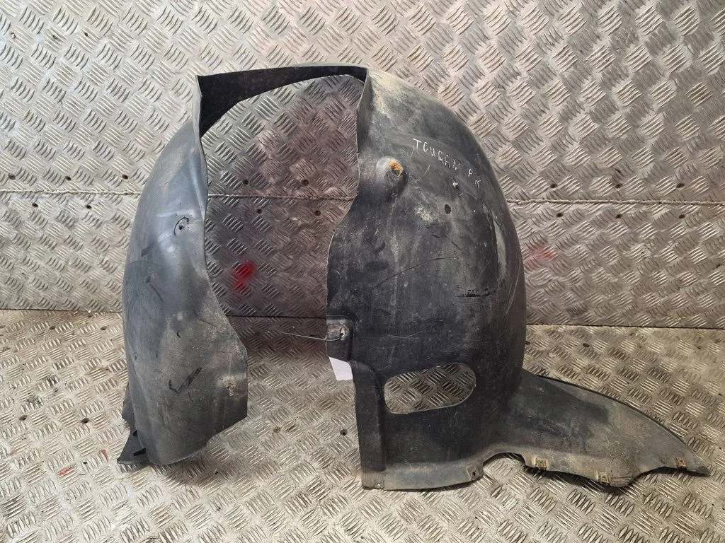 Front wheel arch liner splash guards 1T0805973
