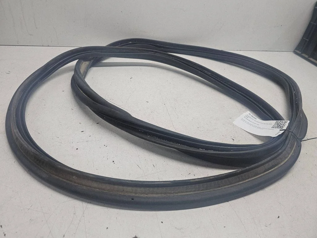 Loading door rubber seal (on body) – Renault Megane II (2002-2005)