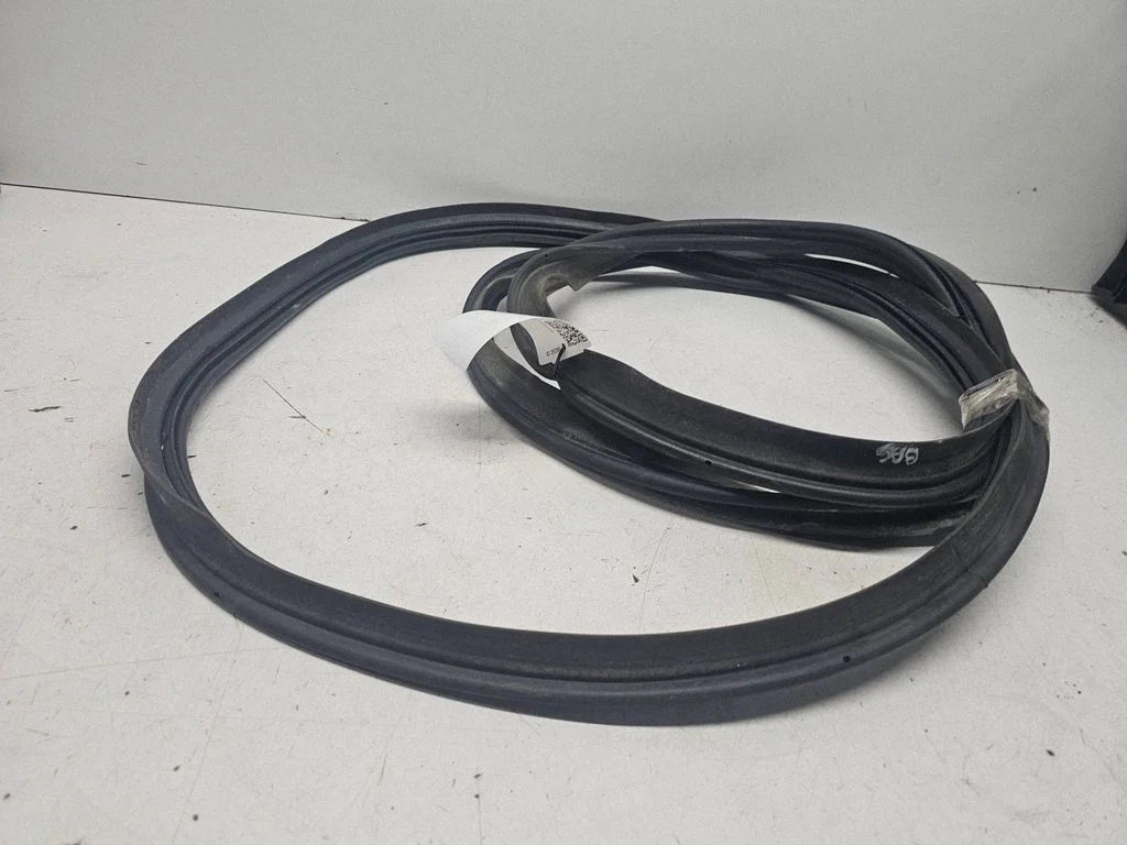 Loading door rubber seal (on body)