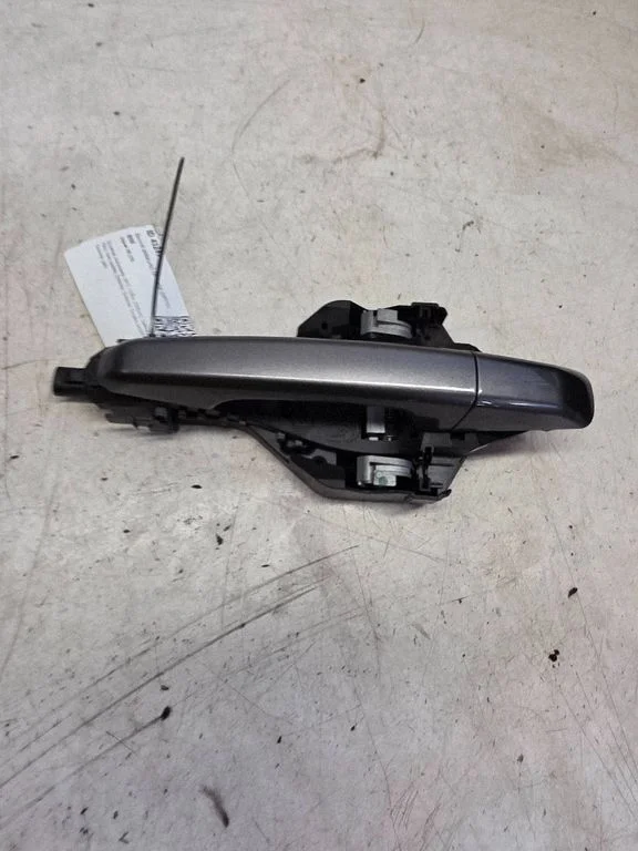 Rear door exterior handle DK62224A00AA
