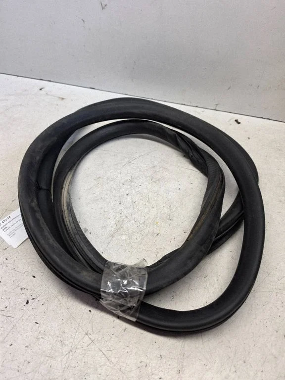 Rear door rubber seal (on body) 1234