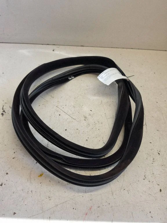 Tagaukse tihend (kere pool) – Volvo V70 (2000-2004)