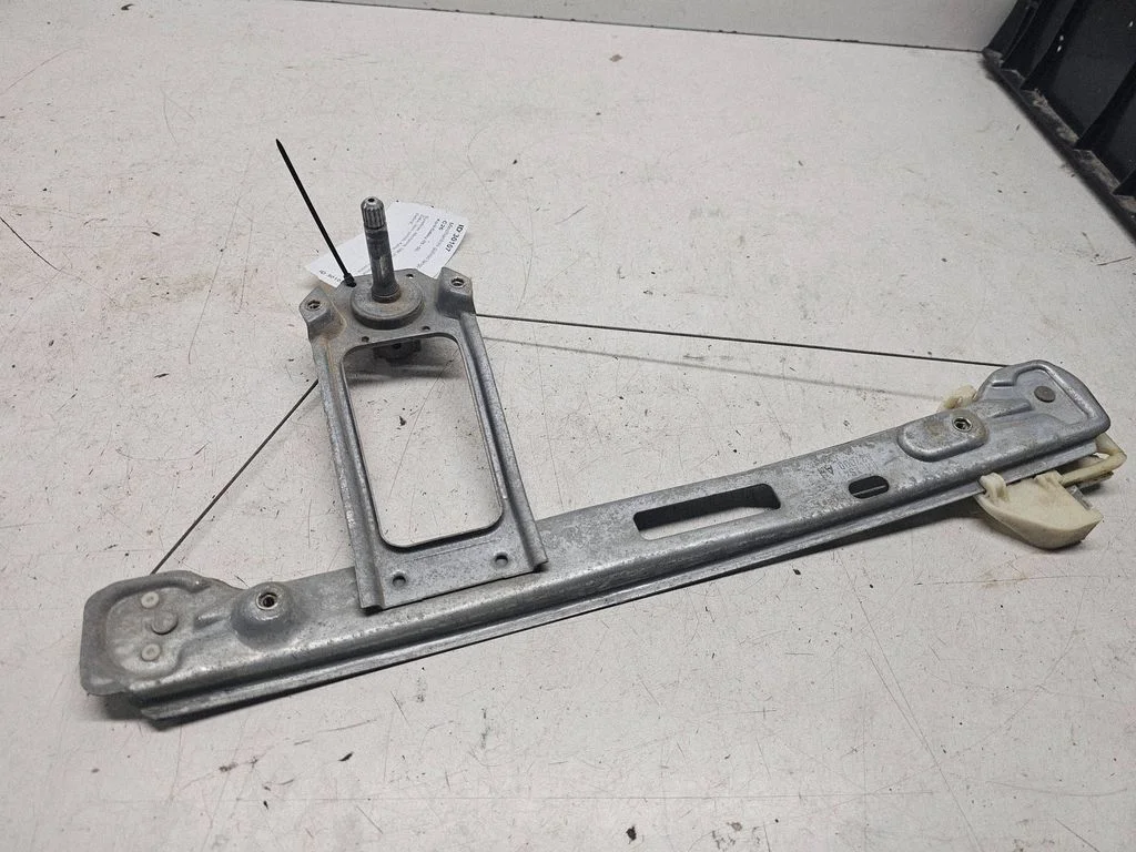 Mechaninis galinio lango pakėlimo mechanizmas