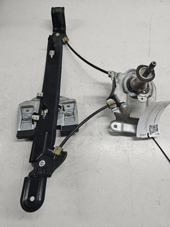 Mechaninis galinio lango pakėlimo mechanizmas