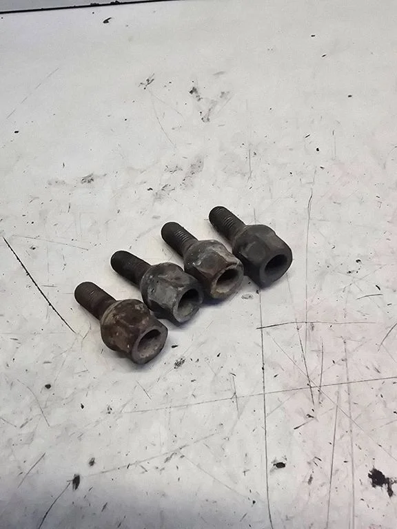 Nuts/bolts 1234
