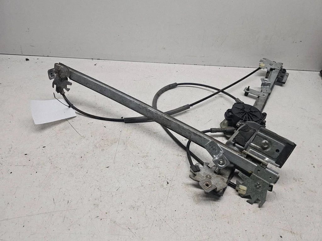 Esiukse elektriline aknatõstuk mootoriga – Renault Megane II (2002-2005)