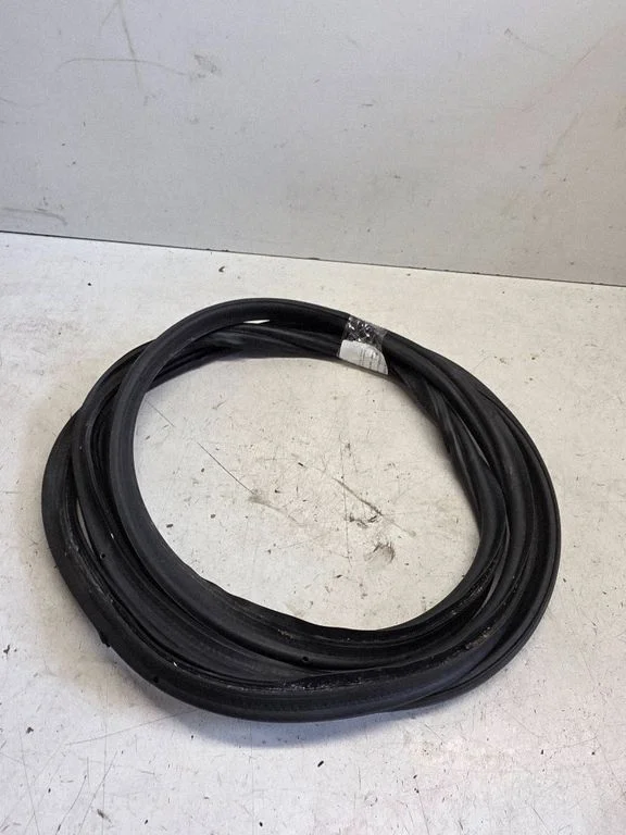 Loading door rubber seal (on body) 1234