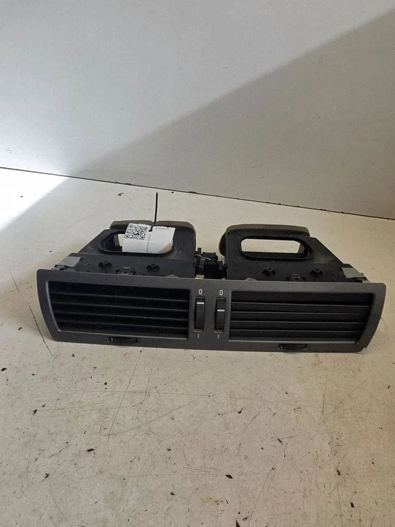 Dash center air vent grill 642282235990
