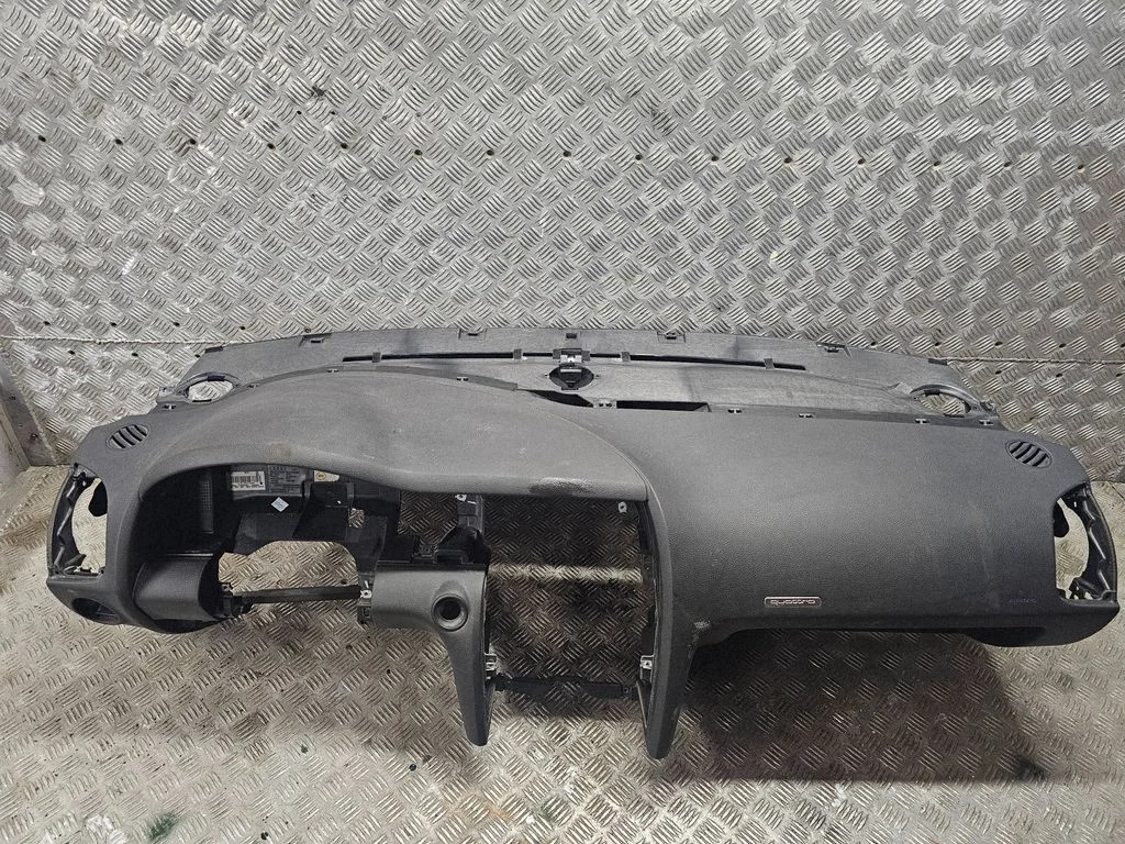 Dashboard 4L1858041