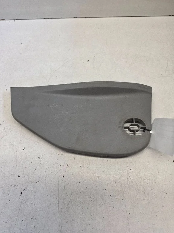 Dashboard side end trim 847303E000