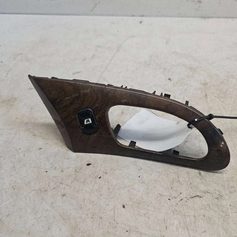 Front door window switch trim 9635733380