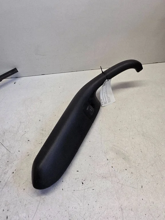 Rear door handle trim – Audi A4 S4 B6 8E 8H (2001-2005)
