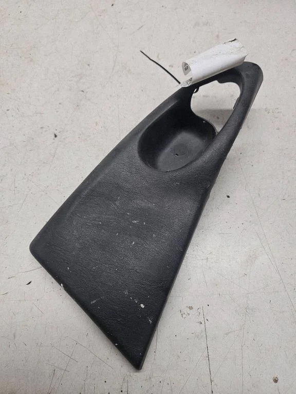 Rear door handle trim – Ford Galaxy (1995-2000)