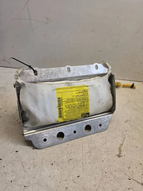 Passenger airbag – KIA Sorento (2002-2009)