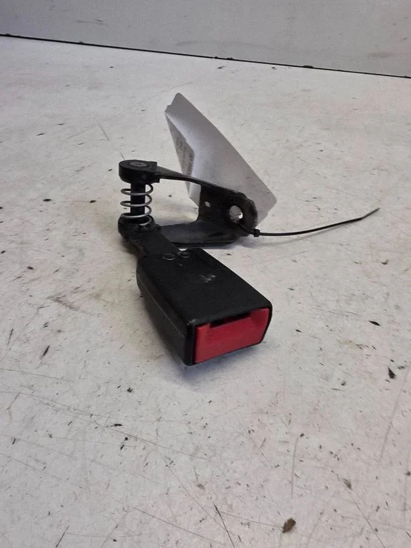 Rear seatbelt buckle 8223324
