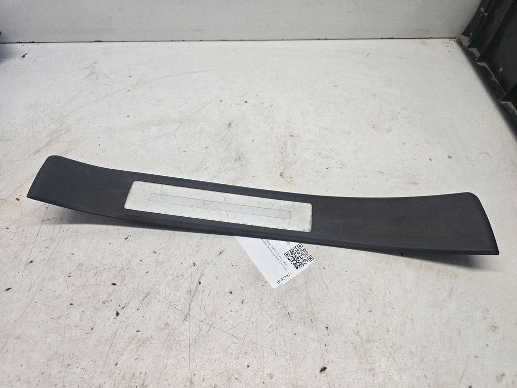 Tagalävise kate (sisemine) 8E0853376G