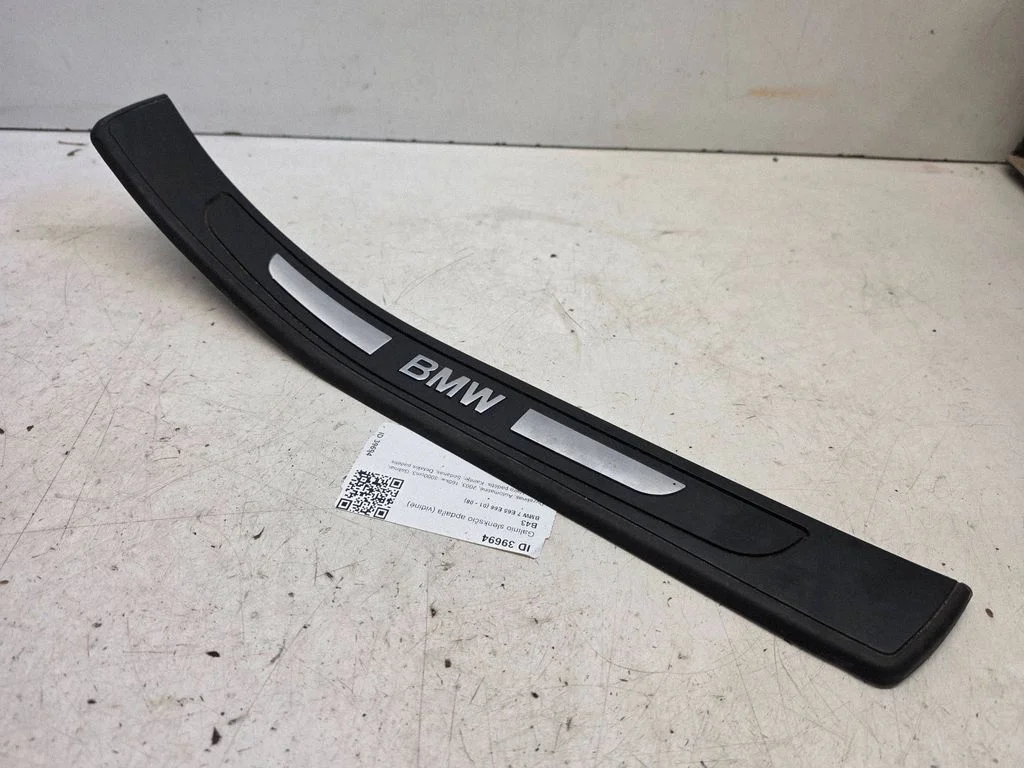 Rear sill trim cover 8223554