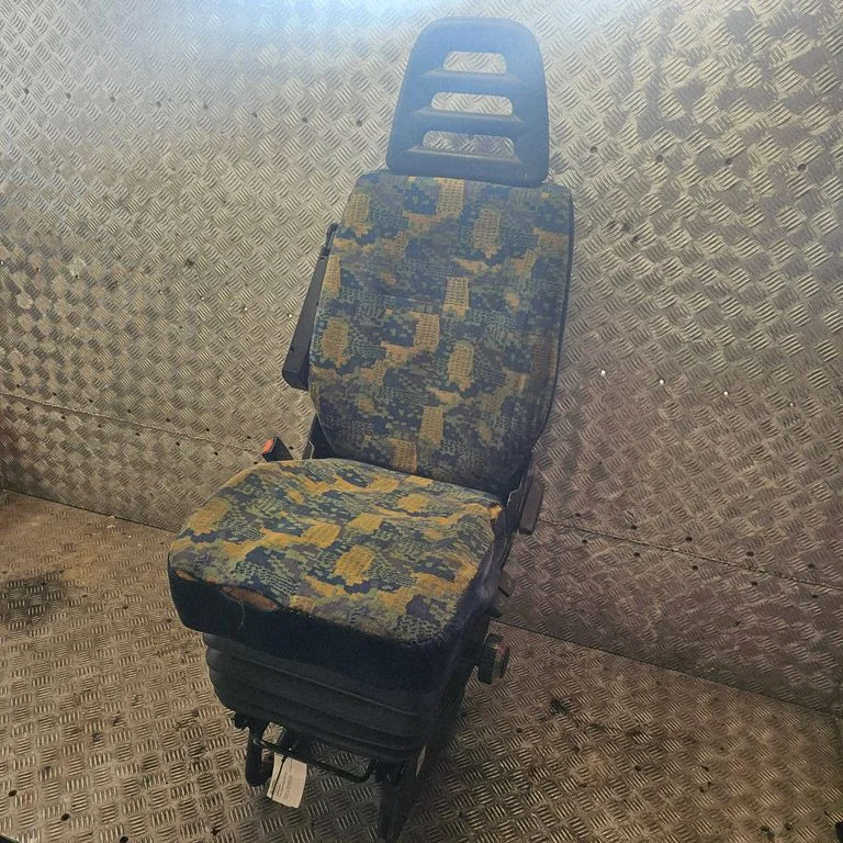 Priekinė vairuotojo sėdynė