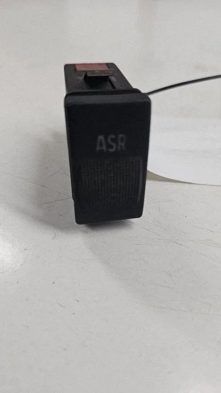 Antipraslidimo/ sukibimo (ASR) jungtukas