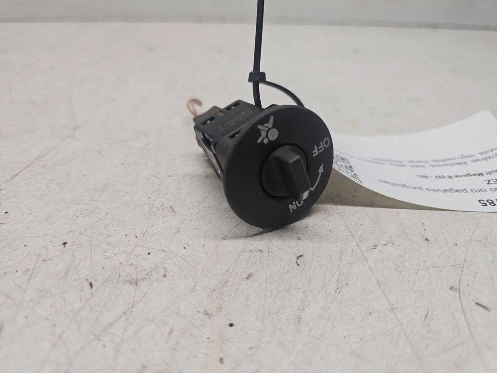 Passenger airbag on/off switch – Renault Megane II (2002-2005)