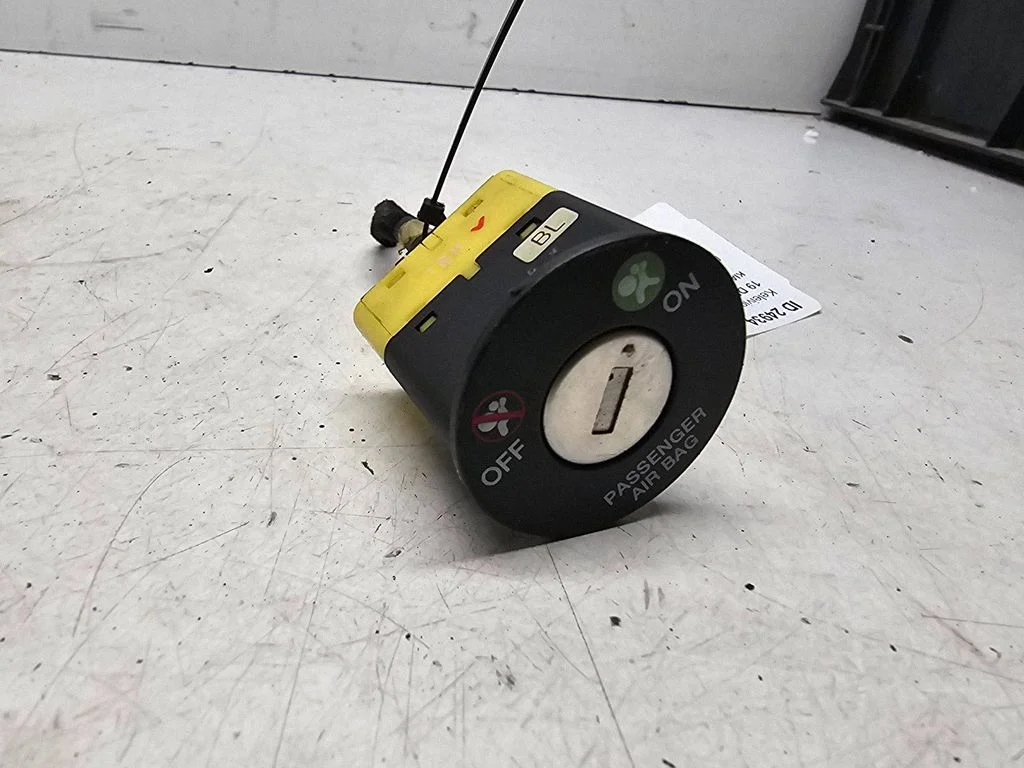 Passenger airbag on/off switch