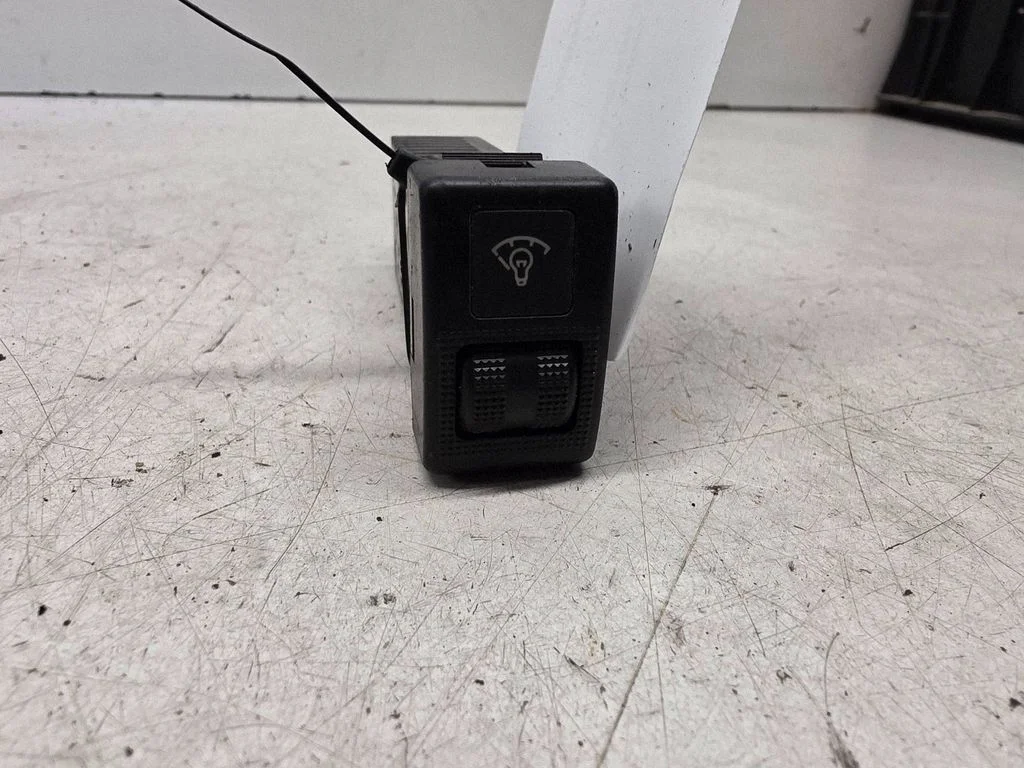 Citi slēdži/rokturi/pārslēdži BJ3D