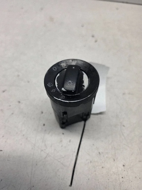 Light switch 8E0941531